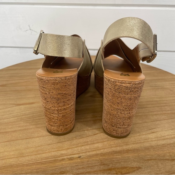 BC Born in California Vegan Sandals Size 7 - Picture 4 of 11